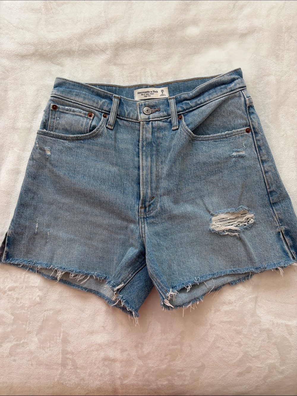 Abercrombie & Fitch Mom shorts Light Blue High-Rise Distressed - 26 curve love - Picture 3 of 9